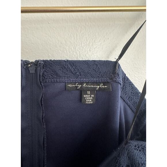 City Triangles Navy Mini Dress Size 11 W Belt & Spaghetti Strap Y2K 2000s Lace - Picture 7 of 7